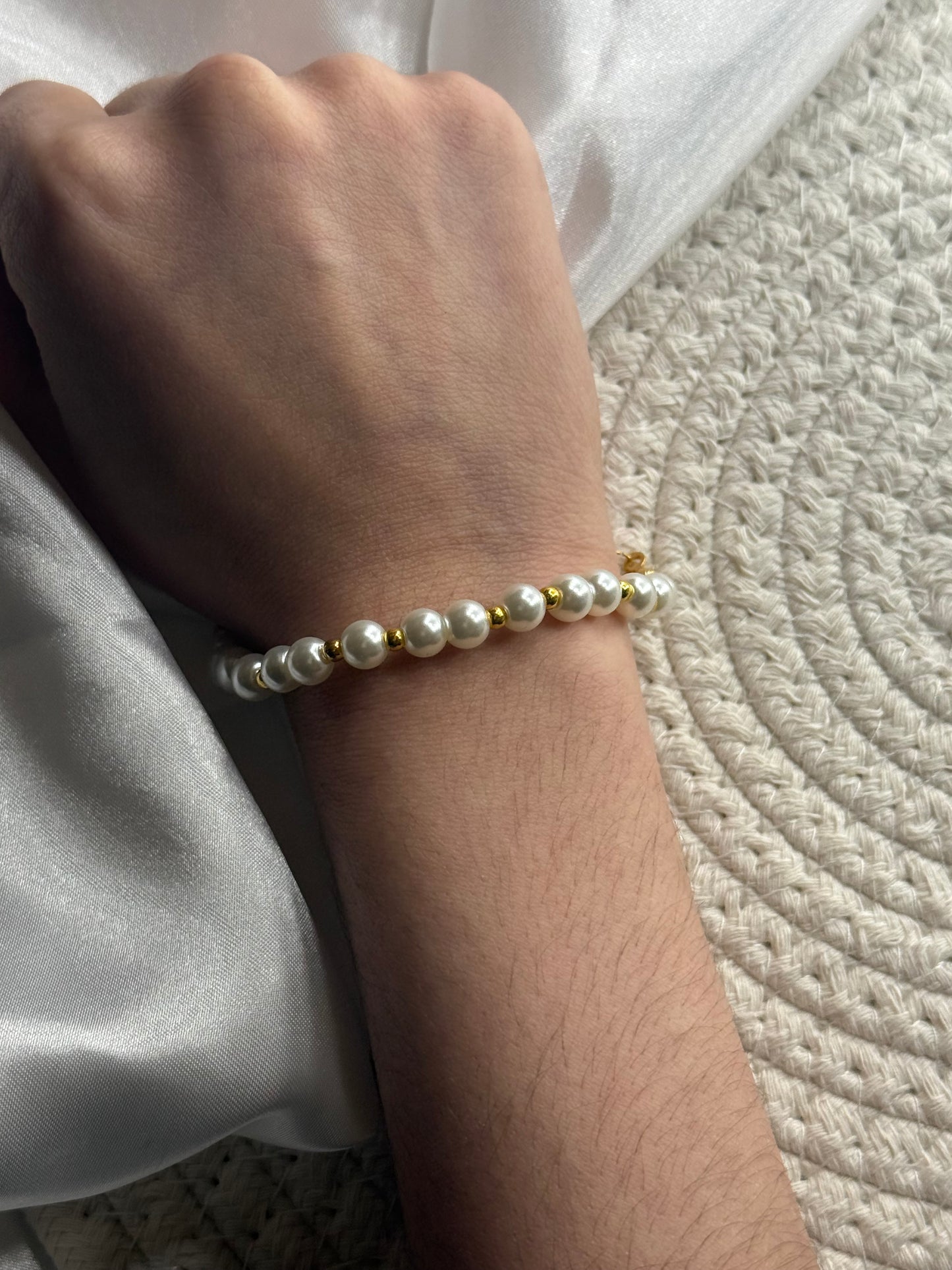 Gold Iridescent Pearl Bracelet