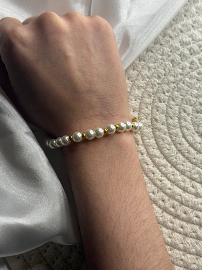 Gold Iridescent Pearl Bracelet